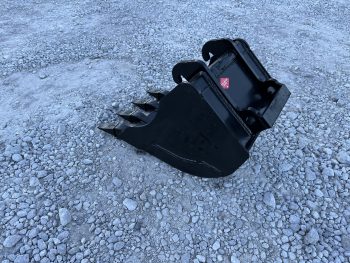 PRO Works EX93 18" Mini Excavator Bucket with Teeth for 6-10,000lb Bobcat X-Change Mini Excavator EX93018